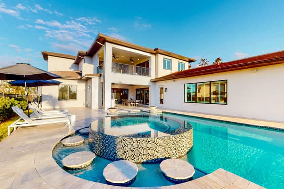 BD014E - The Modern Bear's Den Estate
